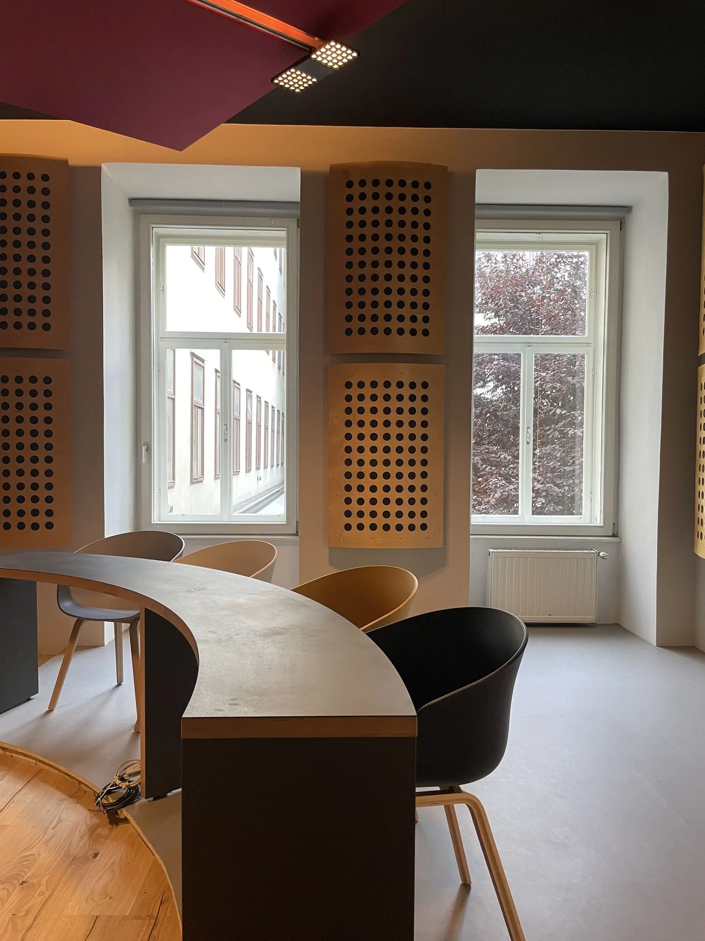 TonStudio A – Arbeits- und Listening-Bereich