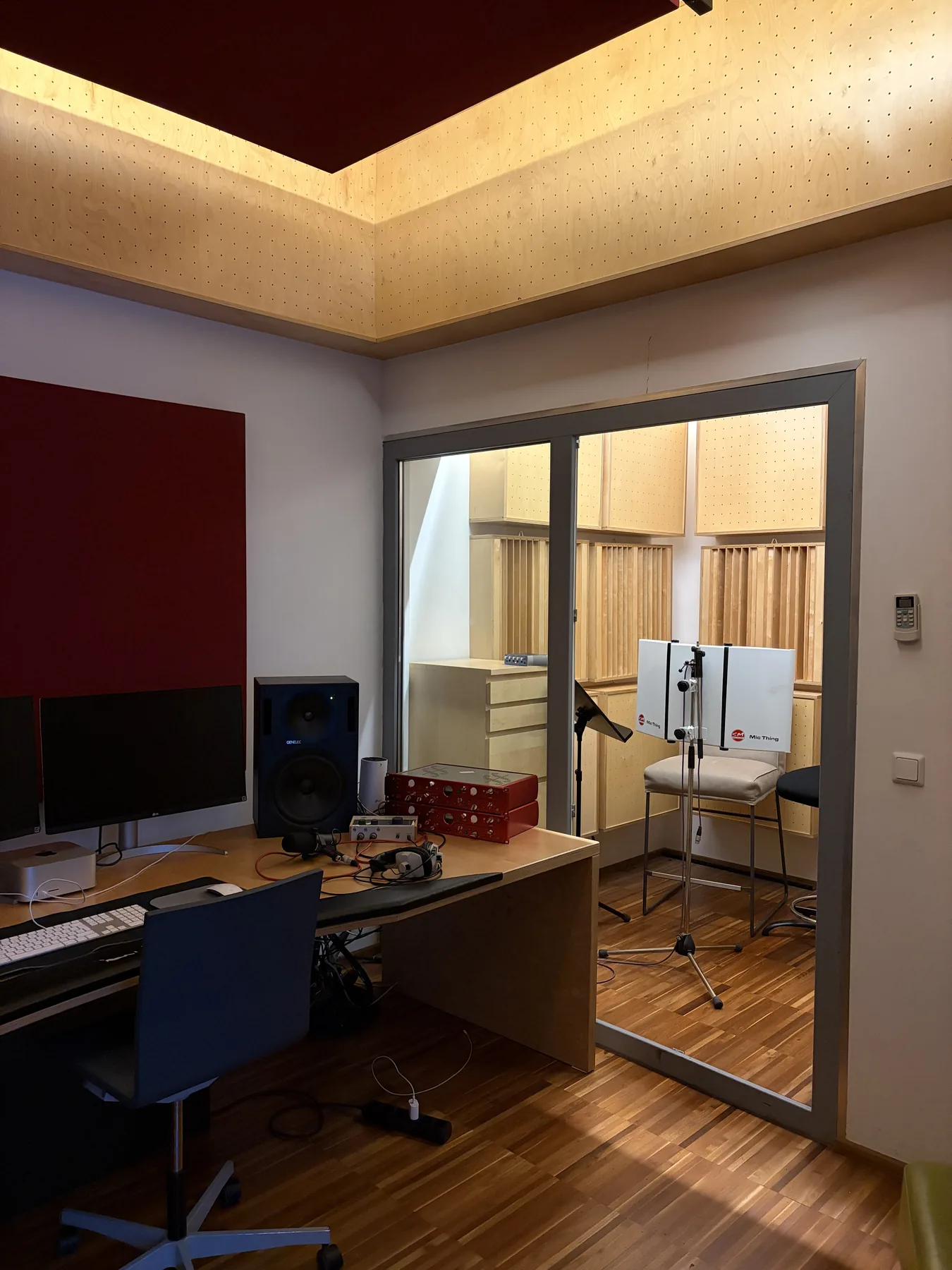 TonStudio D – Regie mit Blick in die Vocal Booth